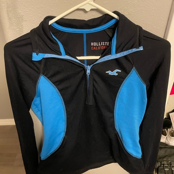 Hollister jaket and coats hollister track jacket size M gym fit comfortable - Picture 2 of 3